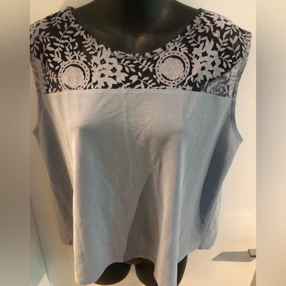 5/$20 LOVELY BLOUSE 12/14 FIT - Picture 4 of 10